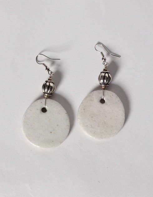 Blue Pottery Gucha Neckalce With One Bead Earring - Colour White Base With Black Flowers